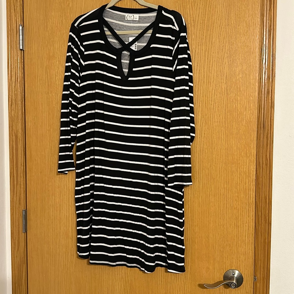Size 1X Maurices Striped Long Sleeve Dress